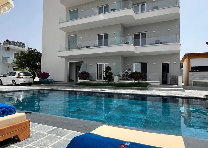 Summer Point Hotel