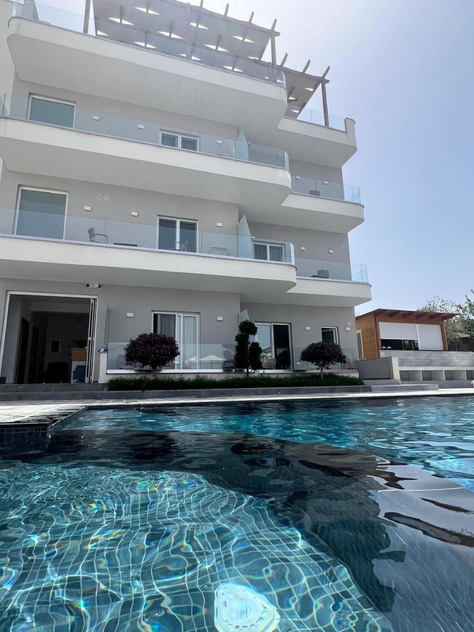 Summer Point Hotel